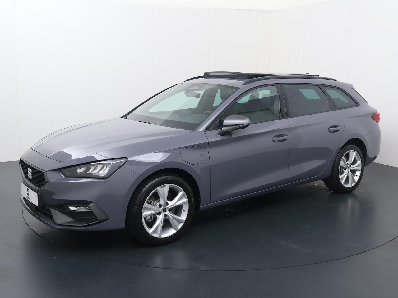 SEAT Leon Sportstourer - FR Business 1.5 TSI eHybrid 150 kW / 204 PK DSG | Panoramadak | - AutoWereld.nl