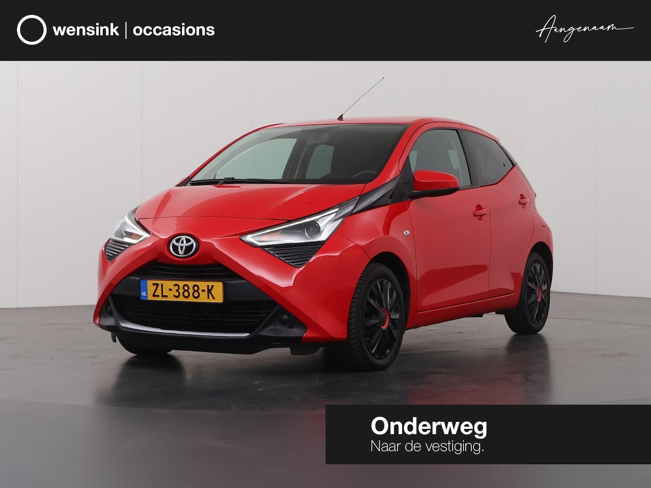 Toyota Aygo - 1.0 VVT-i x-play | LED | Navigatie* | Automaat | Camera | DAB | Apple CarPlay/Android Auto - AutoWereld.nl