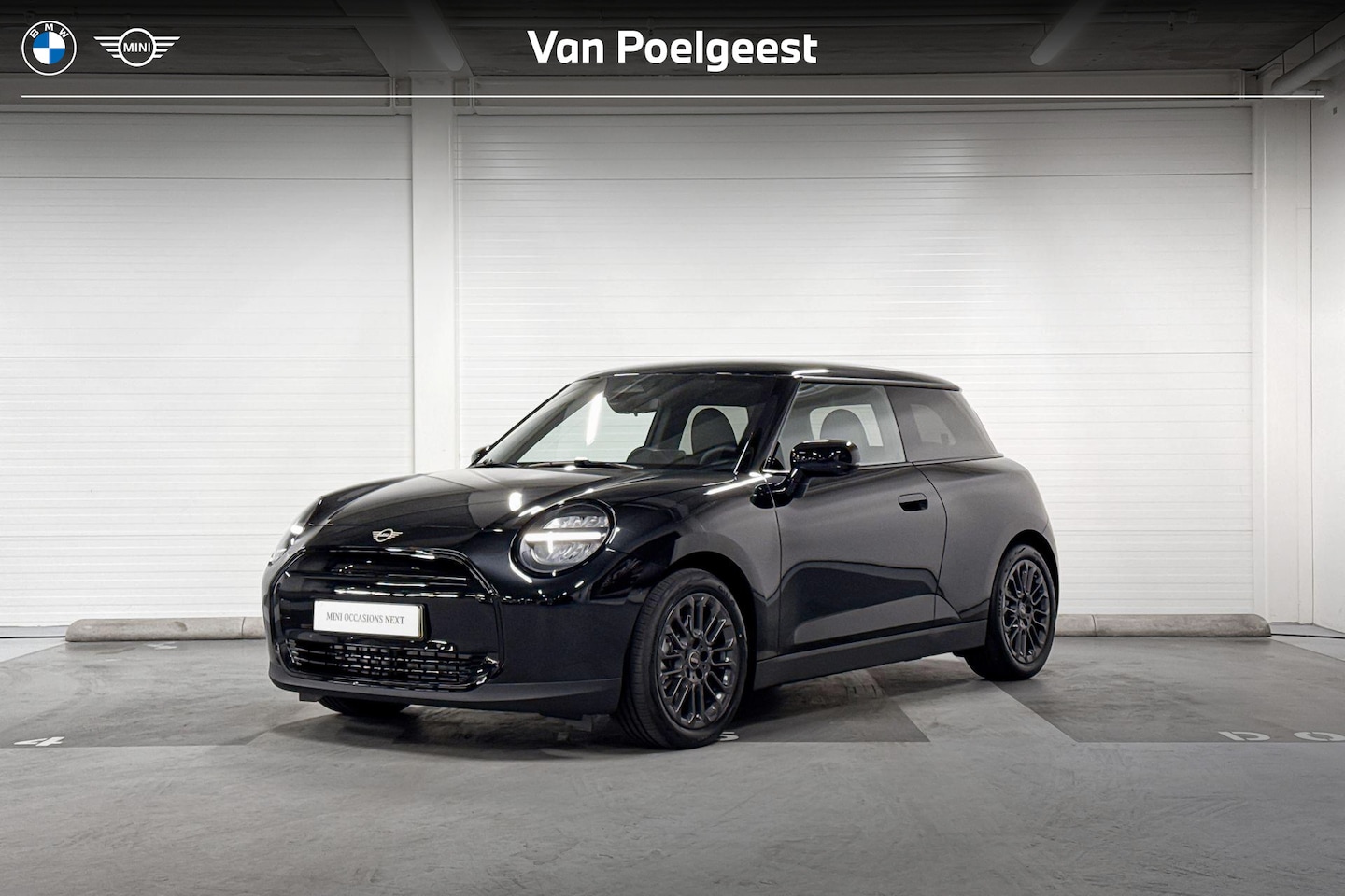 MINI Cooper - 3-Deurs E Essential | Head-Up Display | Achteruitrijcamera | Stoelverwarming - AutoWereld.nl