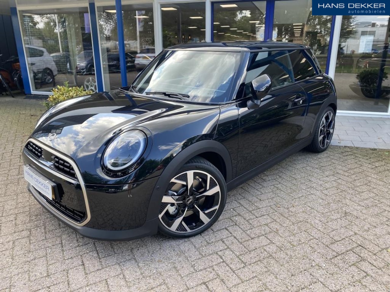 MINI Mini - 3-Deurs Navigatie leer Panoramadak 1.5 Cooper Chili Bns automaat/navigatie/panorama dak - AutoWereld.nl
