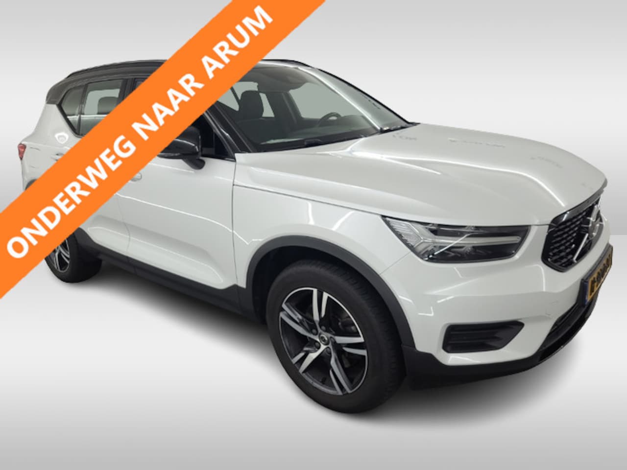 Volvo XC40 - 2.0 T4 190PK R-Design TREKH. | H-LEER | BLIS + CTA | NAVI - AutoWereld.nl