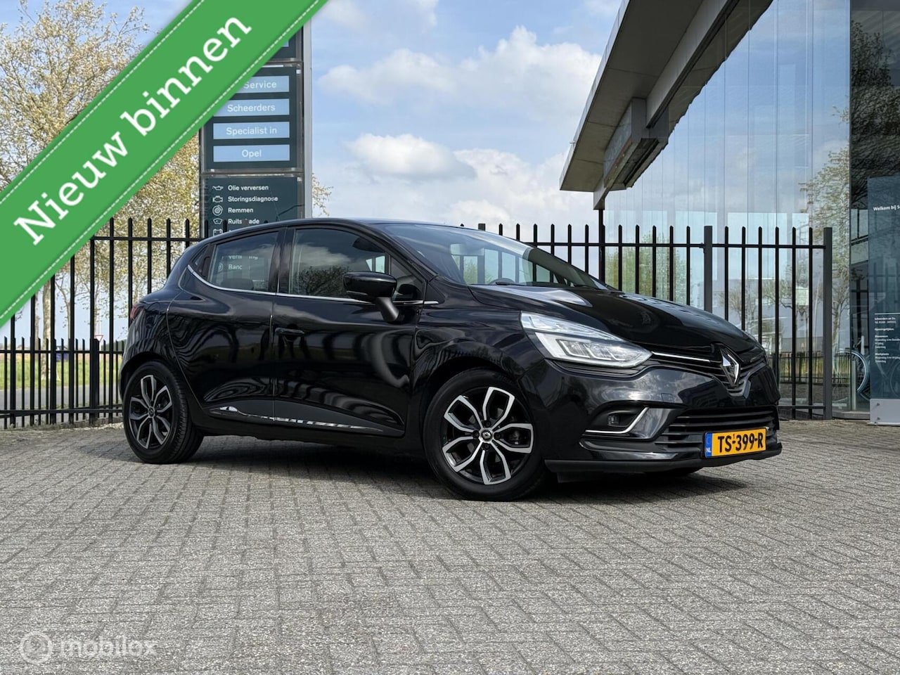 Renault Clio - 1.5 dCi Intens | LED | Leer | Carplay | Zuinig - AutoWereld.nl