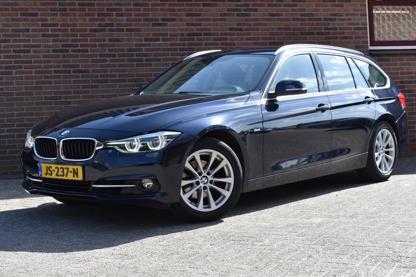 BMW 3-serie Touring - 320i Centennial Executive '16 LED Clima Navi Cruise Inruil mogelijk - AutoWereld.nl