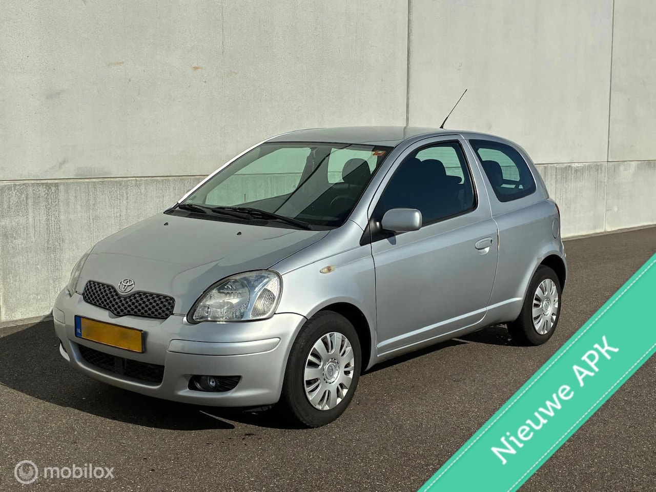 Toyota Yaris - 1.3 VVT-i AIRCO 3-DEURS VOLLEDIG ONDERHOUD - AutoWereld.nl