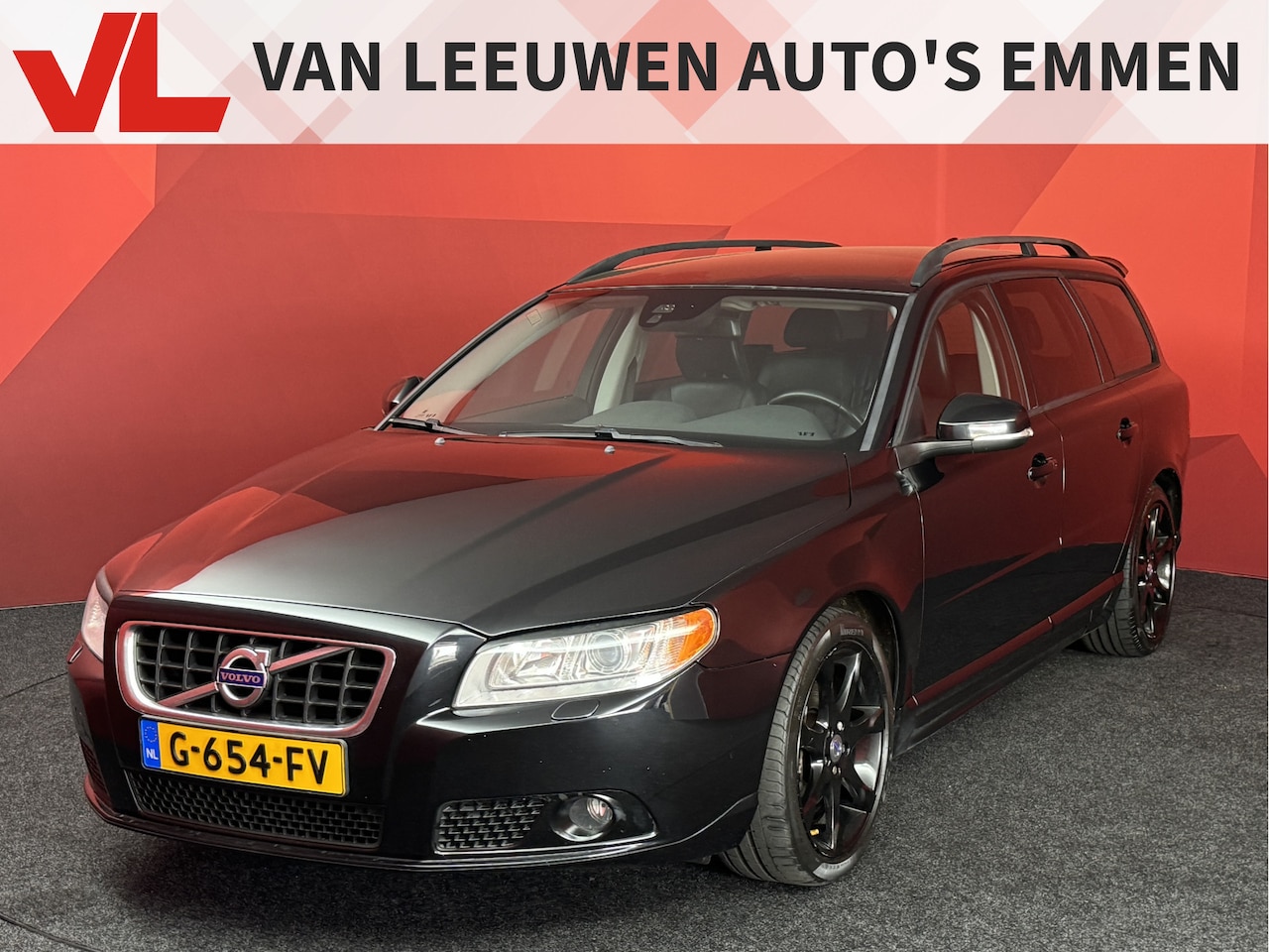 Volvo V70 - 1.6 T4 Summum | Stoelverwarming | Leder | Trekhaak - AutoWereld.nl