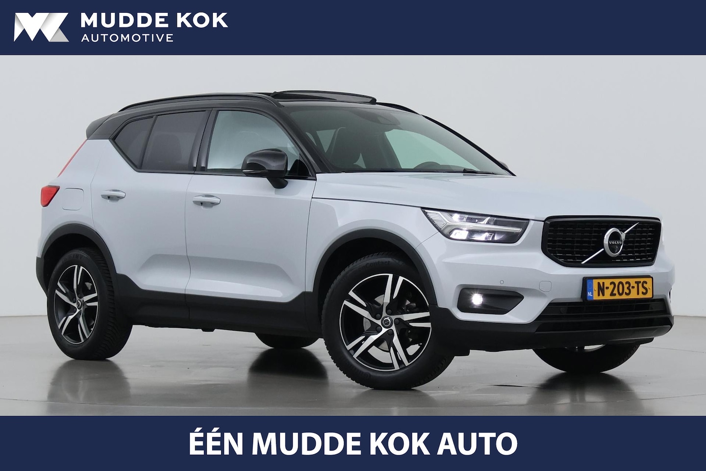 Volvo XC40 - T3 R-Design | Trekhaak | Panoramadak | ACC | 360° Camera | harman/kardon - AutoWereld.nl