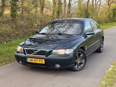 Volvo S60 - 2.4 | Automaat + Cruise Nu € 1.950,