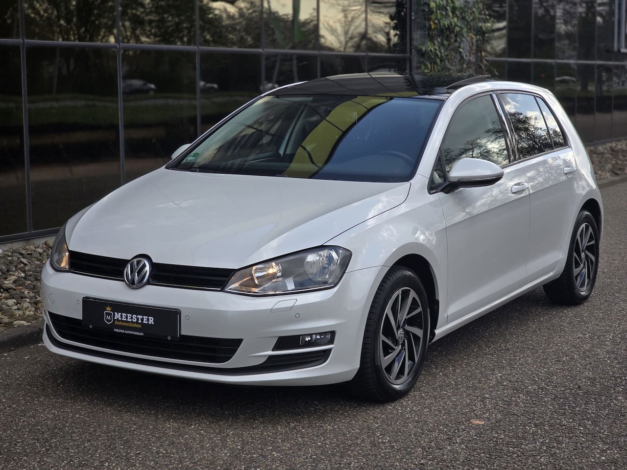 Volkswagen Golf - 1.2 TSI Highline |PANO|STOELVERW|LED - AutoWereld.nl