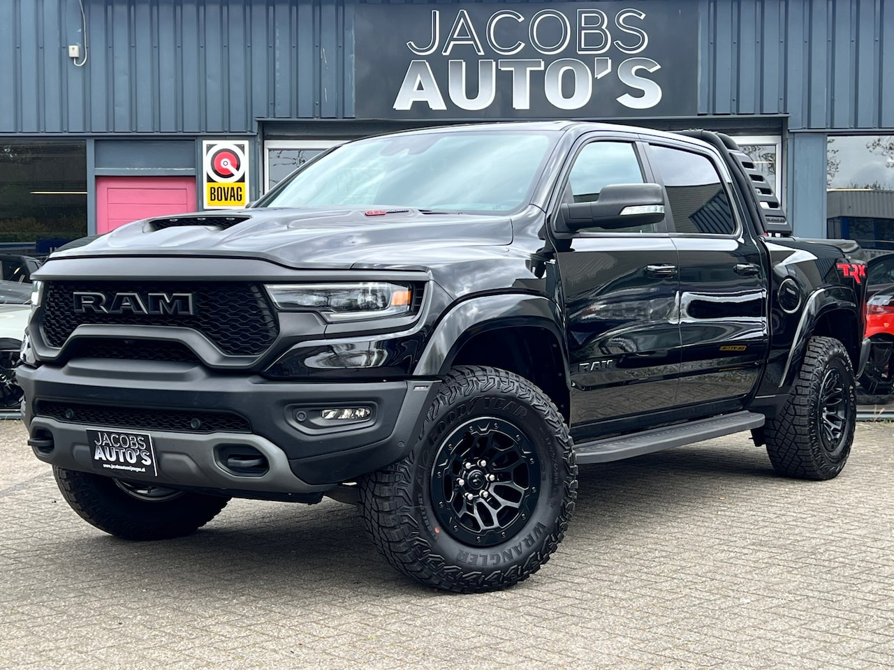 Dodge Ram 1500 - 6.2 V8 4x4 Crew Cab TRX 6.2 V8 4x4 Crew Cab TRX - AutoWereld.nl