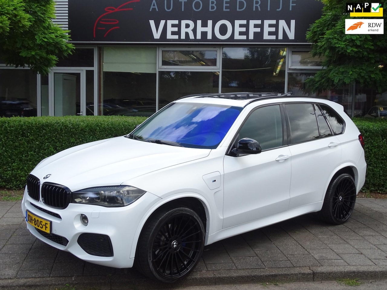 BMW X5 - XDrive40e High Executive - MOTOR SLAAT NIET AAN RIJDT WEL HYBRIDE - PANORAMADAK - STOEL VE - AutoWereld.nl