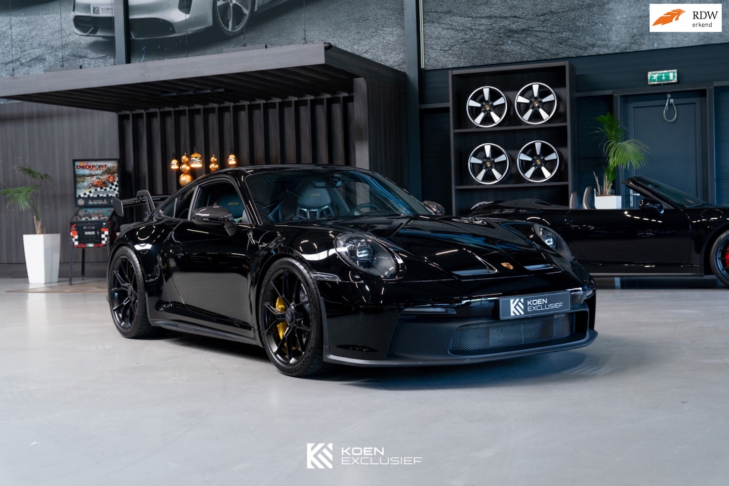 Porsche 911 - 992 4.0 GT3 (2023, NL, BTW) keramisch, lift, achterassturing, CS pakket Approved tot 21-01 - AutoWereld.nl