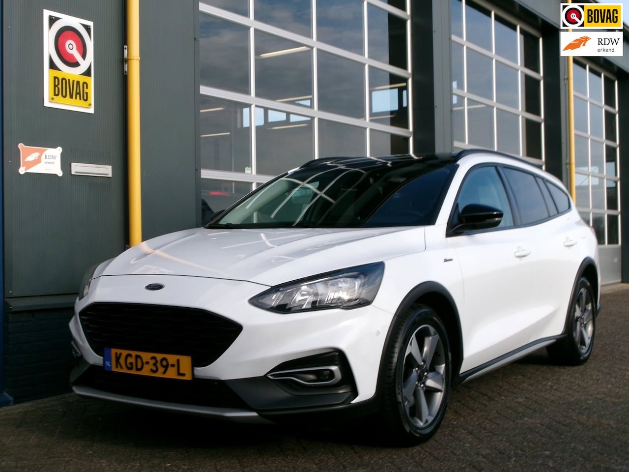 Ford Focus Wagon - 1.0/125 pk Active Business - AutoWereld.nl