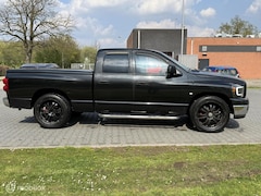 Dodge Ram 1500 - 5.7 V8