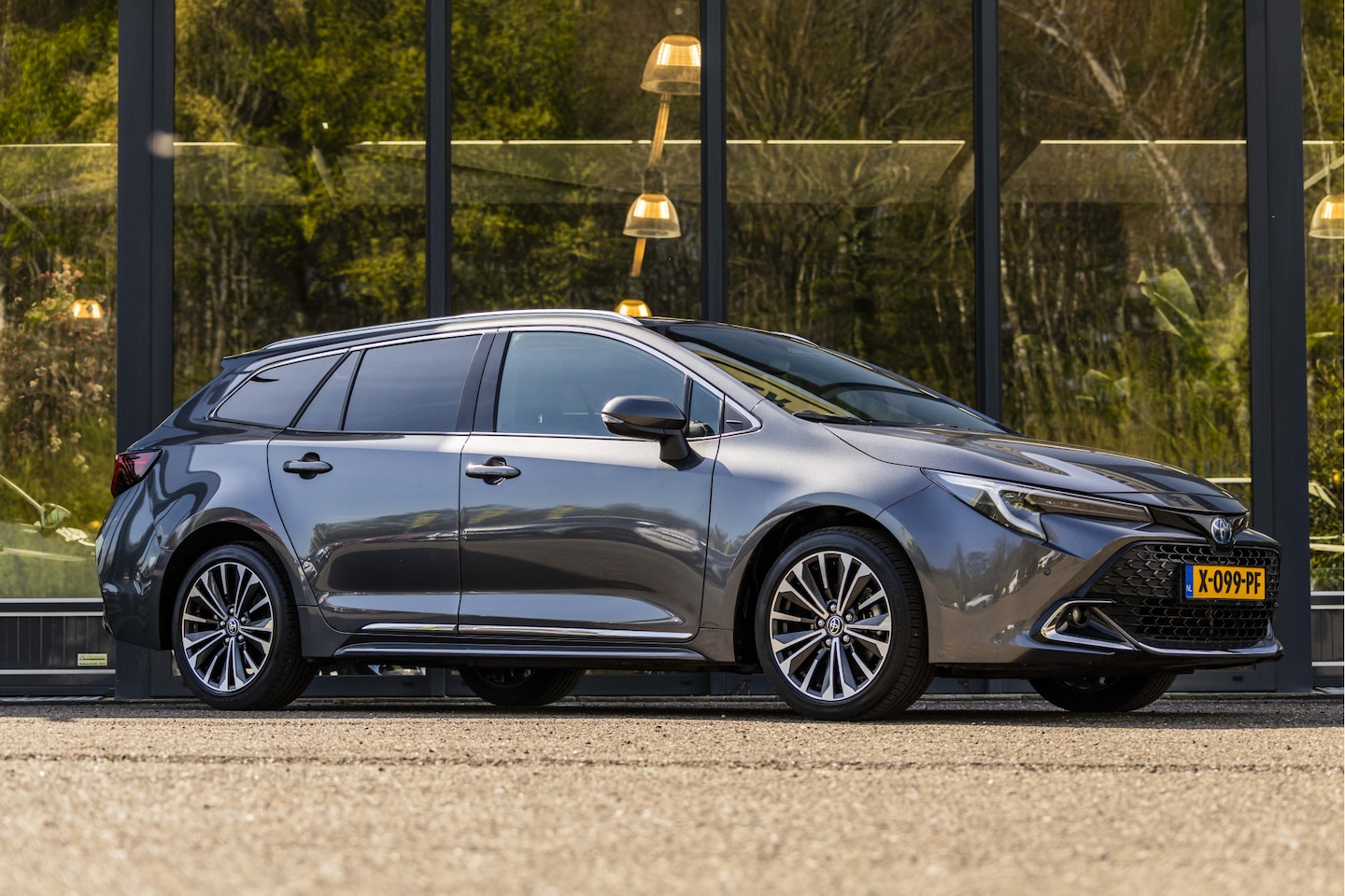 Toyota Corolla Touring Sports - 1.8 Hybrid First Edition 1.8 Hybrid First Edition - AutoWereld.nl