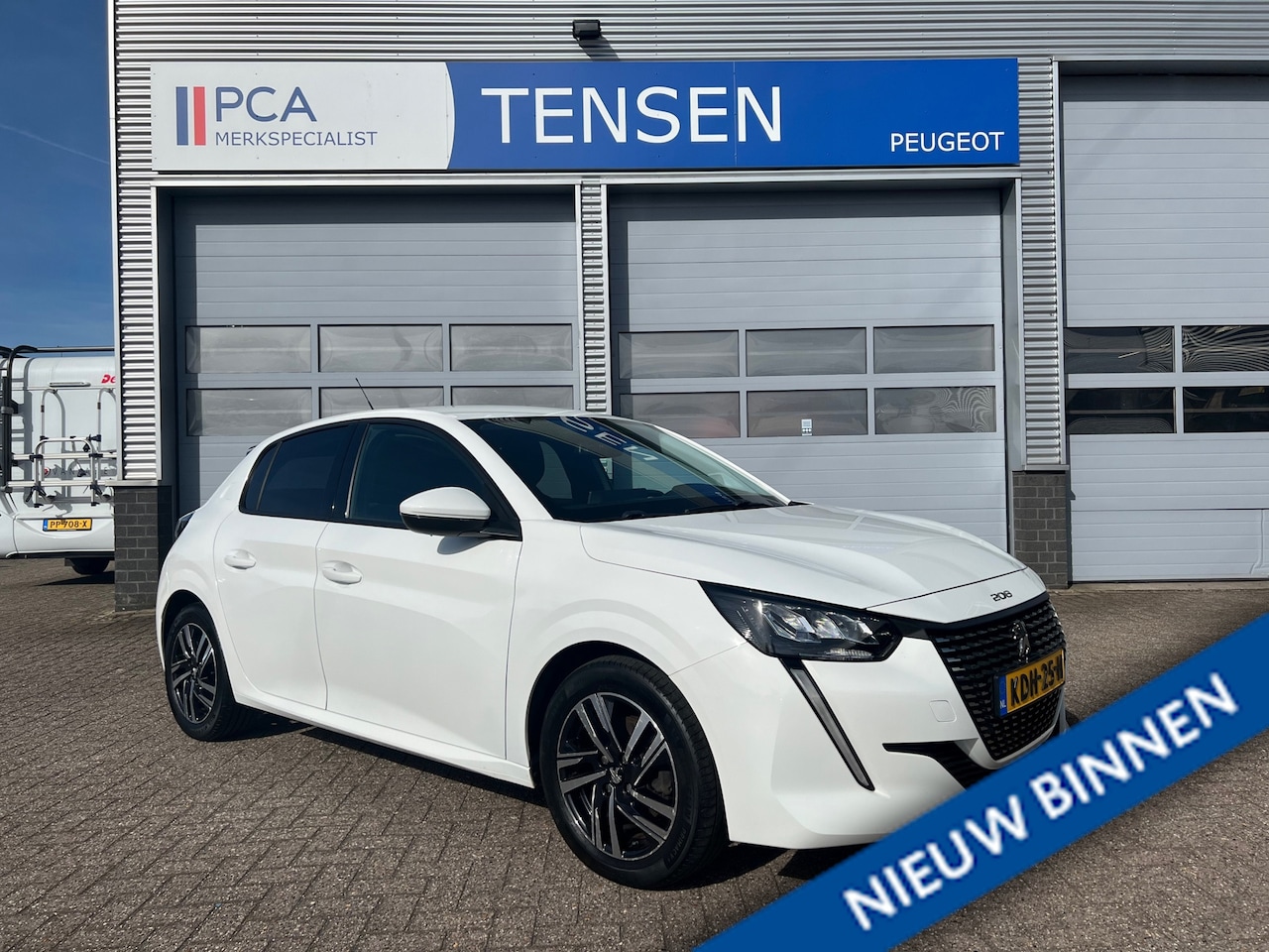 Peugeot 208 - 1.2 100PK PureTech Allure Pack | Afneembare Trekhaak | Camera | Cruisecontrol - AutoWereld.nl