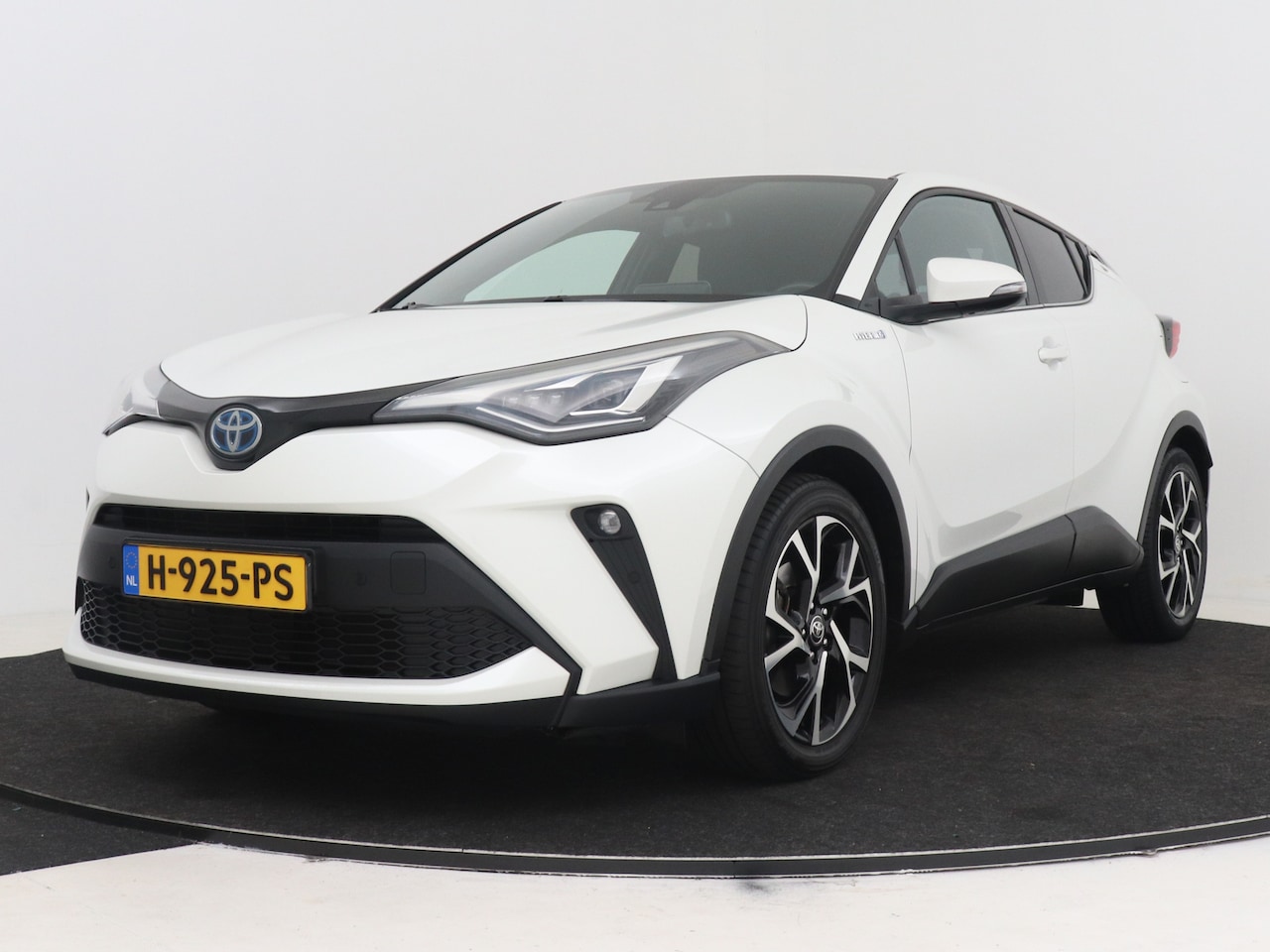 Toyota C-HR - 2.0 Hybrid First Edition Premium audio I Stoelverwarming - AutoWereld.nl