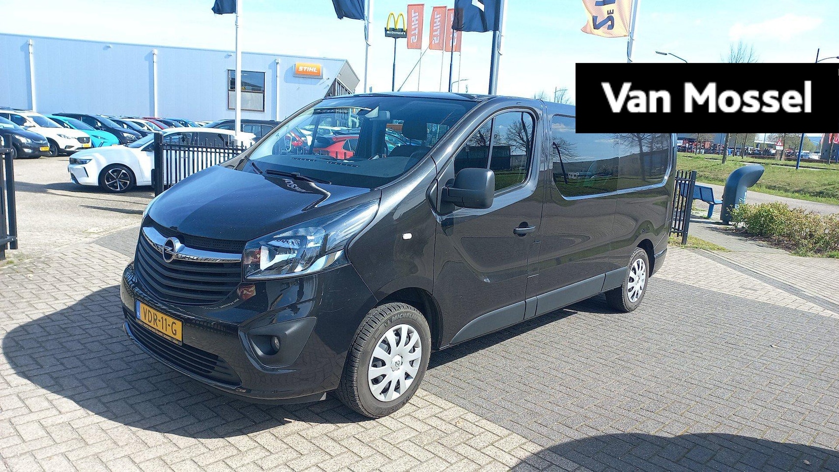 Opel Vivaro - 1.6 CDTI L2H1 DC Sport EcoFlex 1.6 CDTI L2H1 DC Sport EcoFlex - AutoWereld.nl