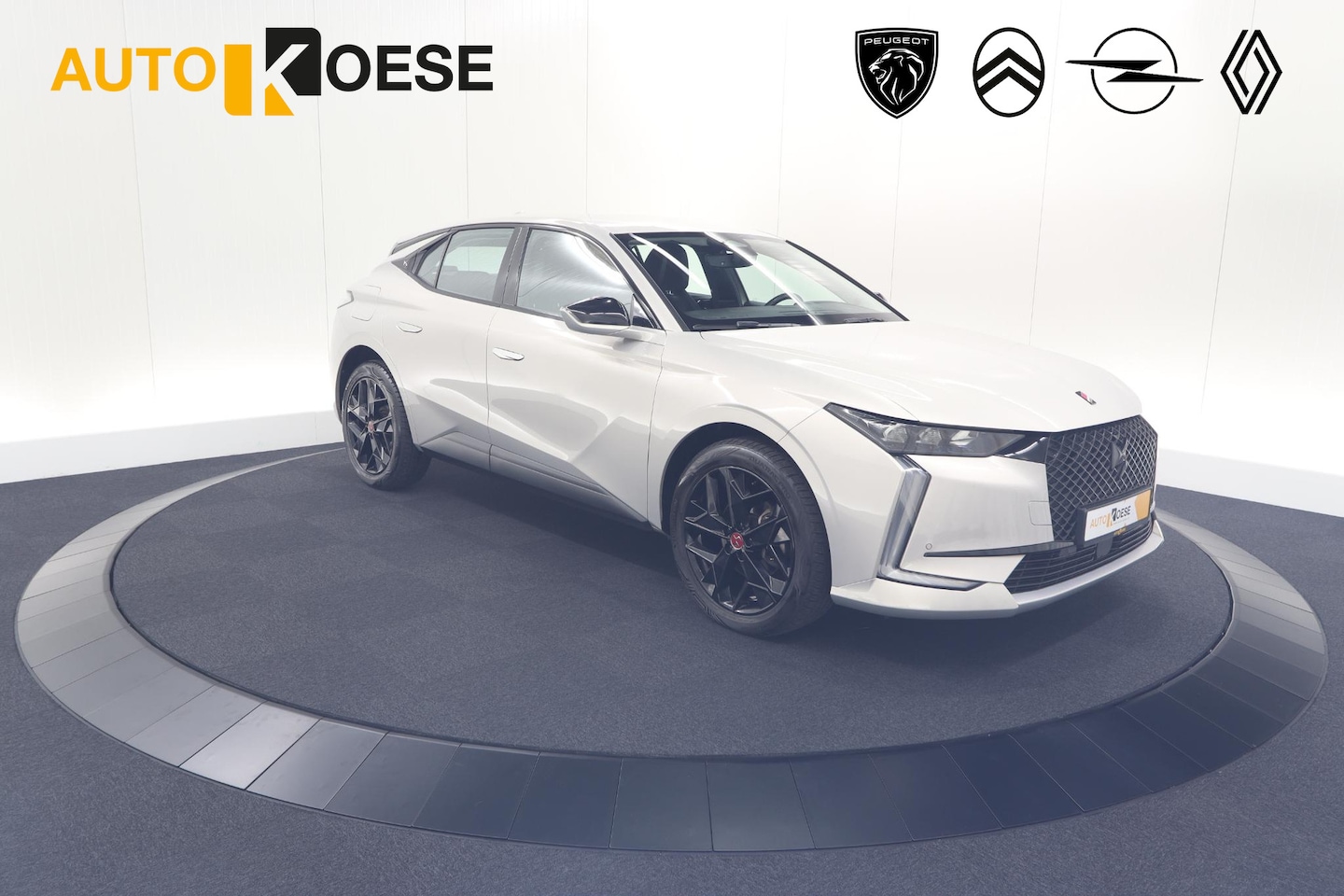 DS 4 - PureTech 130 EAT8 Performance Line | Camera | Apple Carplay | Alcantara® bekleding | Parke - AutoWereld.nl