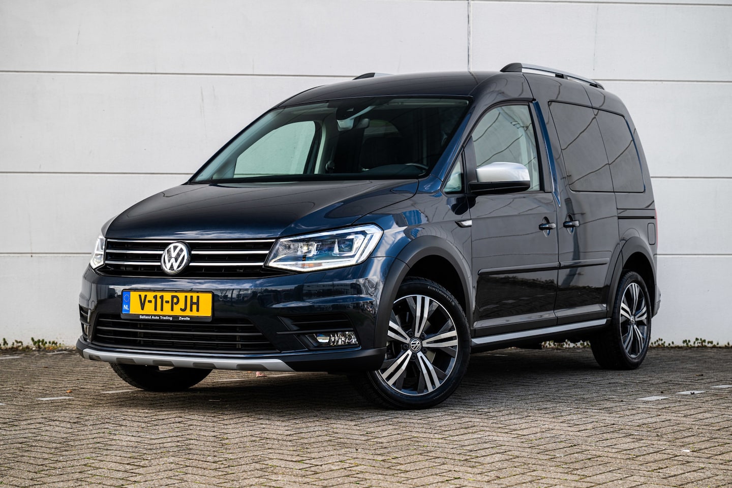 Volkswagen Caddy - 1.4 TSI 130pk DSG L1 Alltrack |Xenon|ACC|Navi|Trekhaak| - AutoWereld.nl