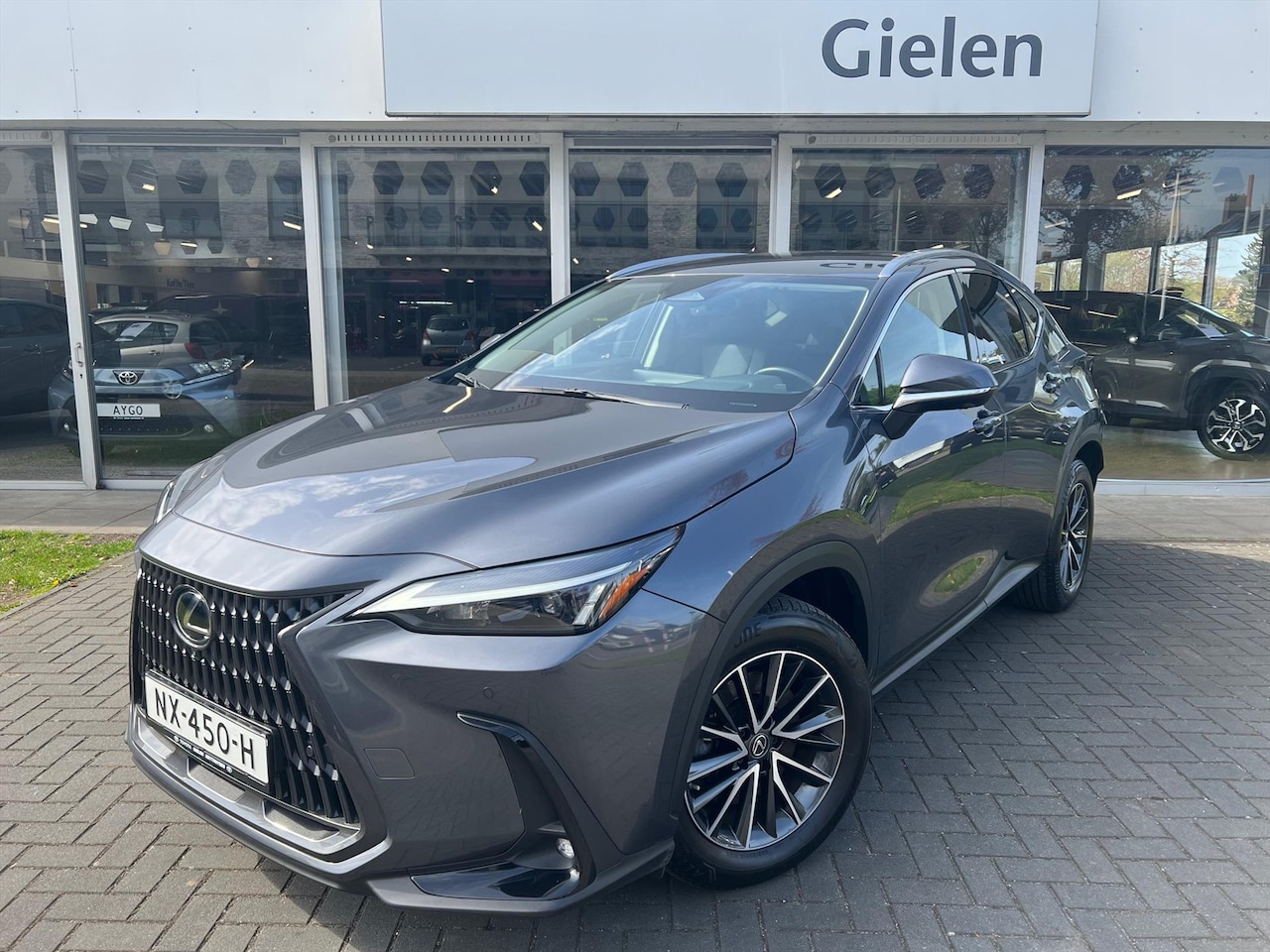 Lexus NX - 450h+ AWD Launch Edition | 360 Camera, Leer, Stoelventilatie, Stuurverwarming, Blind Spot, - AutoWereld.nl
