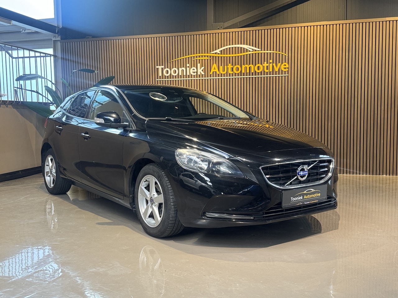 Volvo V40 - 2.0 D2 Nordic+ LMG | NAVI | - AutoWereld.nl