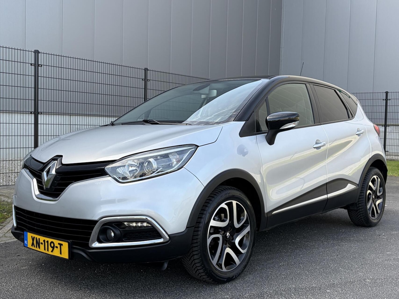 Renault Captur - 1.2 TCe Xmod | 4 NIEUWE ALL-SEASONS | TREKH. - AutoWereld.nl