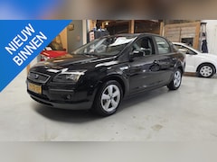 Ford Focus - 1.6-16V Futura Leer, LMV, Open Dak, Clima, Navi, NAP, Nieuwe APK