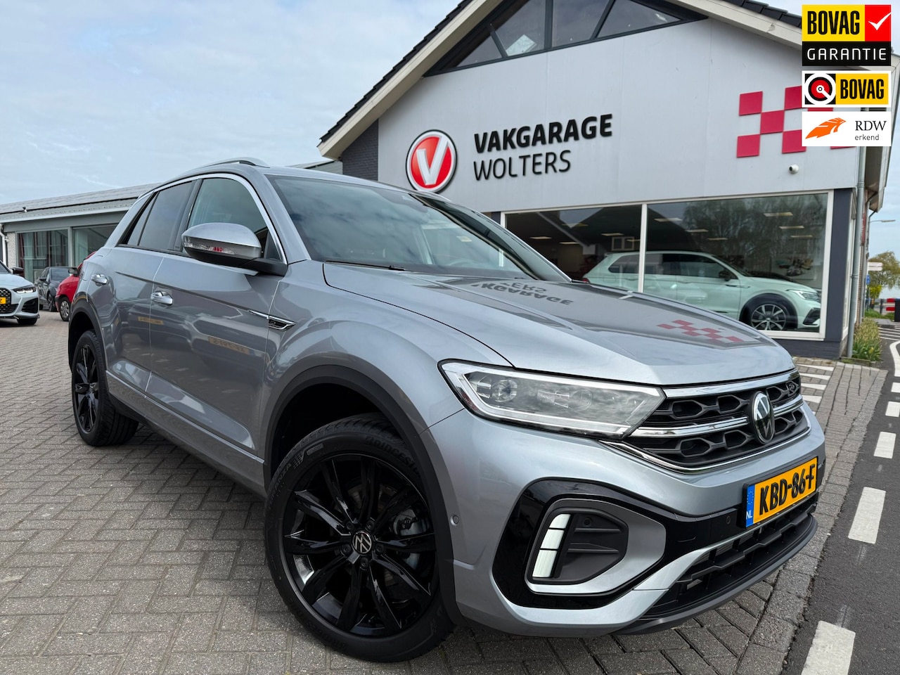 Volkswagen T-Roc - 1.5 TSI R-Line Edition RIJKLAARPRIJS! - AutoWereld.nl