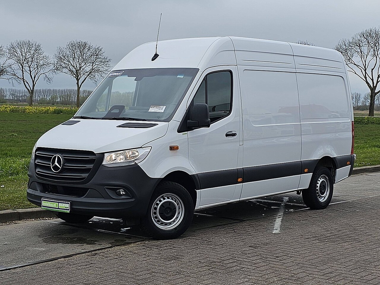 Mercedes-Benz Sprinter - 317 1.9 CDI L2H2 RWD Cruise control, Airco, Navi, Camera, Laneassist, Automaat, Mbux10, 17 - AutoWereld.nl