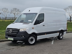 Mercedes-Benz Sprinter - 317 L2H2 RWD Cruise control, Airco, Navi, Camera, Laneassist, Automaat, Mbux10, 170 Pk