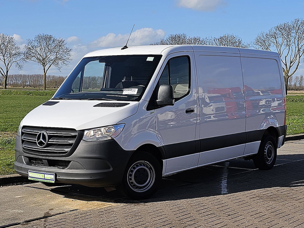 Mercedes-Benz Sprinter - 314 L2H1 Airco, Navi, PDC, Camera, Mbux, Euro6, 143 PK, Trekhaak! - AutoWereld.nl