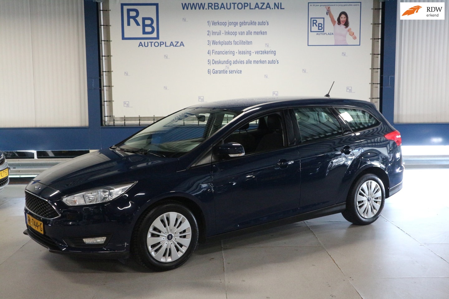 Ford Focus Wagon - 1.0 / MOTOR REVISIE GEHAD twv 3000 EURO ! ! ! - AutoWereld.nl