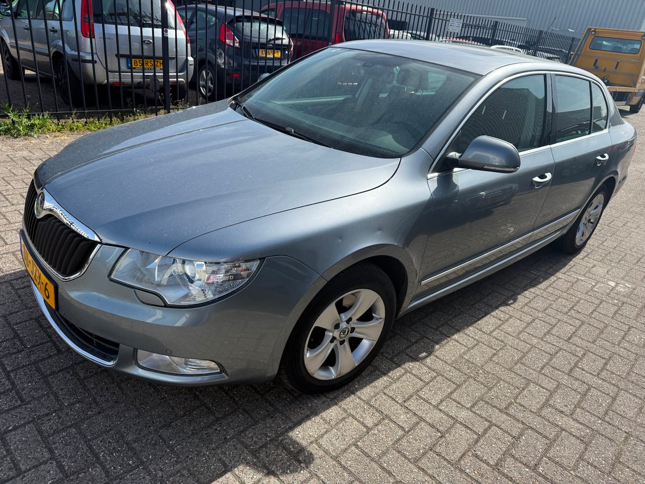 Skoda Superb - 1.8 TSI Ambition Business Line 1.8 TSI Ambition Business Line - AutoWereld.nl