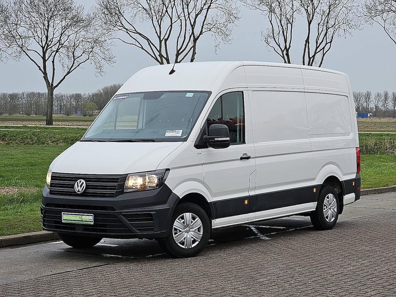 Volkswagen Crafter - 35 2.0 TDI L3H3 140Pk Aut Trekhaak Camera CarPlay Leer Euro6! - AutoWereld.nl