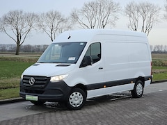 Mercedes-Benz Sprinter - 317 L2H2 RWD 170pk Mbux Camera Leer Airco Euro6