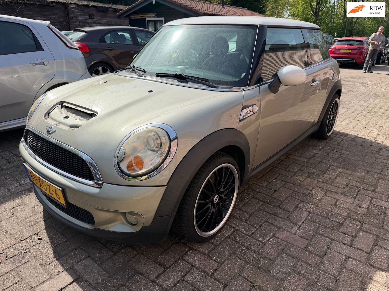 MINI Cooper S - Mini 1.6 Zo ingeruild zo weg - AutoWereld.nl
