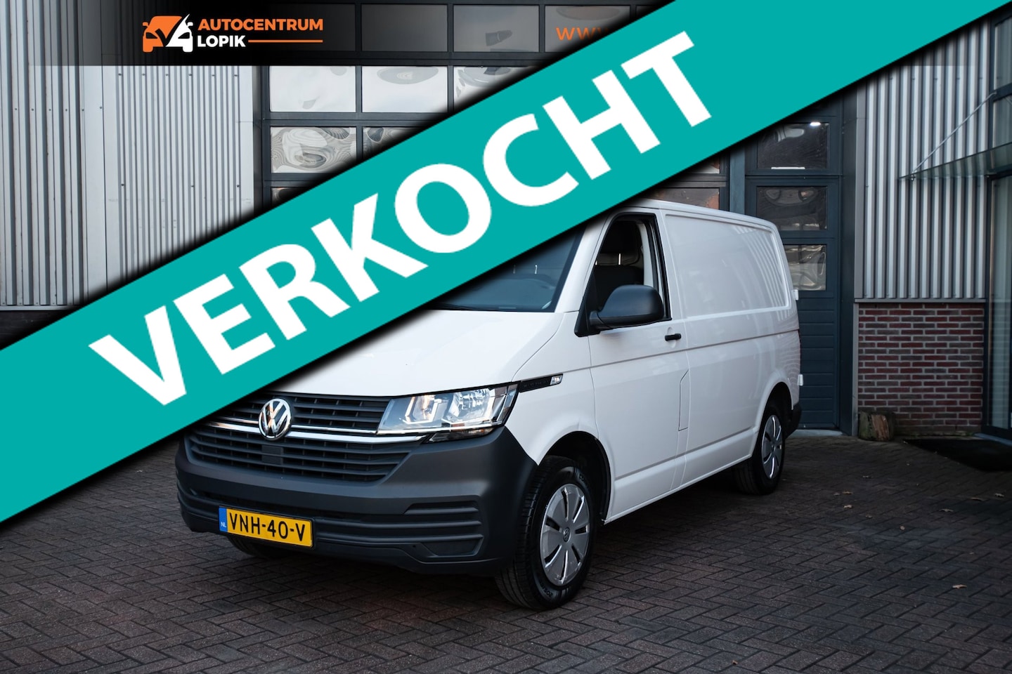 Volkswagen Transporter - 2.0 TDI L1H1 26 NAP*Trekhaak*3-zits - AutoWereld.nl