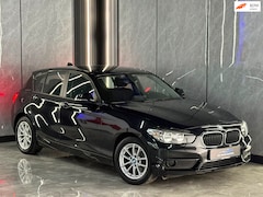 BMW 1-serie - 116d Sport Automaat | Stoelverwarming | LED | Park Sensoren | Velgen | Boekjes