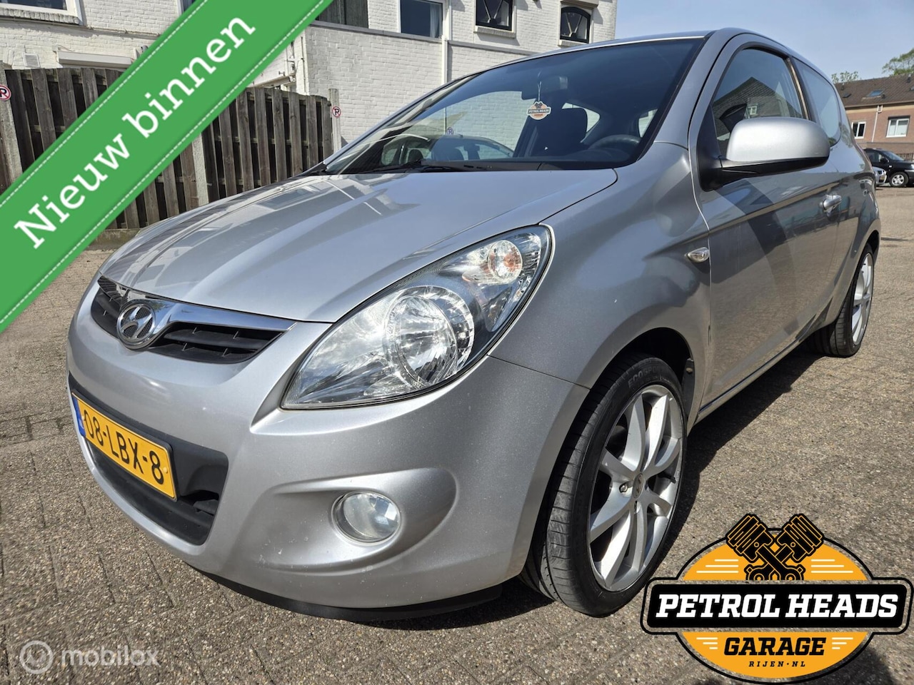 Hyundai i20 - 1.2i DynamicVersion | Airco | LM velg 17inch - AutoWereld.nl