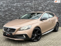 Volvo V40 Cross Country - 2.5 T5 255pk+ AWD R-Design Automaat|Camera|IntelliSafe Pro|Leder|19 Inch|Bi-Xenon|Vol opti