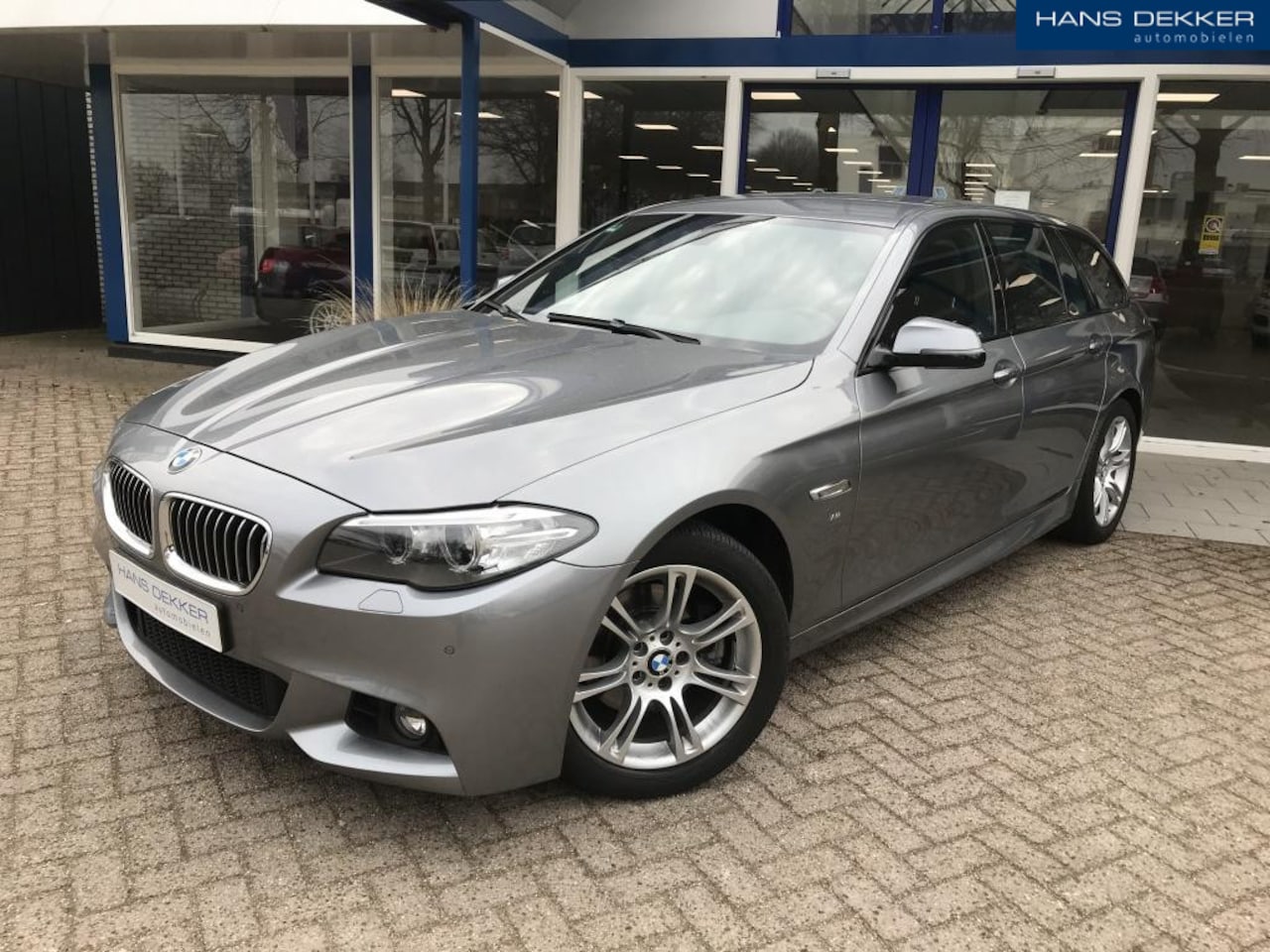 BMW 5-serie Touring - 520i Executive M PAKKET automaat/navigatie/sportstoelen - AutoWereld.nl