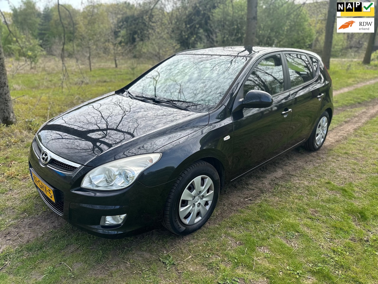 Hyundai i30 - 1.6i Dynamic apk t/m 30-08-2026 - AutoWereld.nl