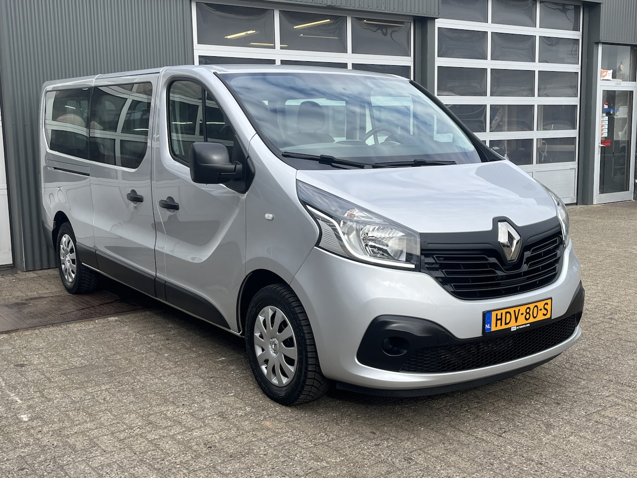 Renault Trafic Passenger - 1.6 dCi BTW / BPM VRIJ!! marge 9-Persoons Lengte 2 Airco Cruise control Navigatie PDC 1e e - AutoWereld.nl