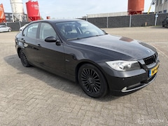BMW 3-serie - 320i High Executive