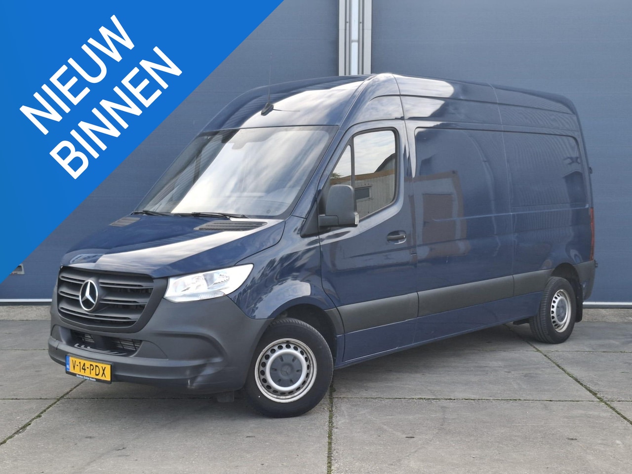 Mercedes-Benz Sprinter - 311 2.2 CDI L2H2 - WDB9106331P133346 poetsen en foto’s maken - AutoWereld.nl