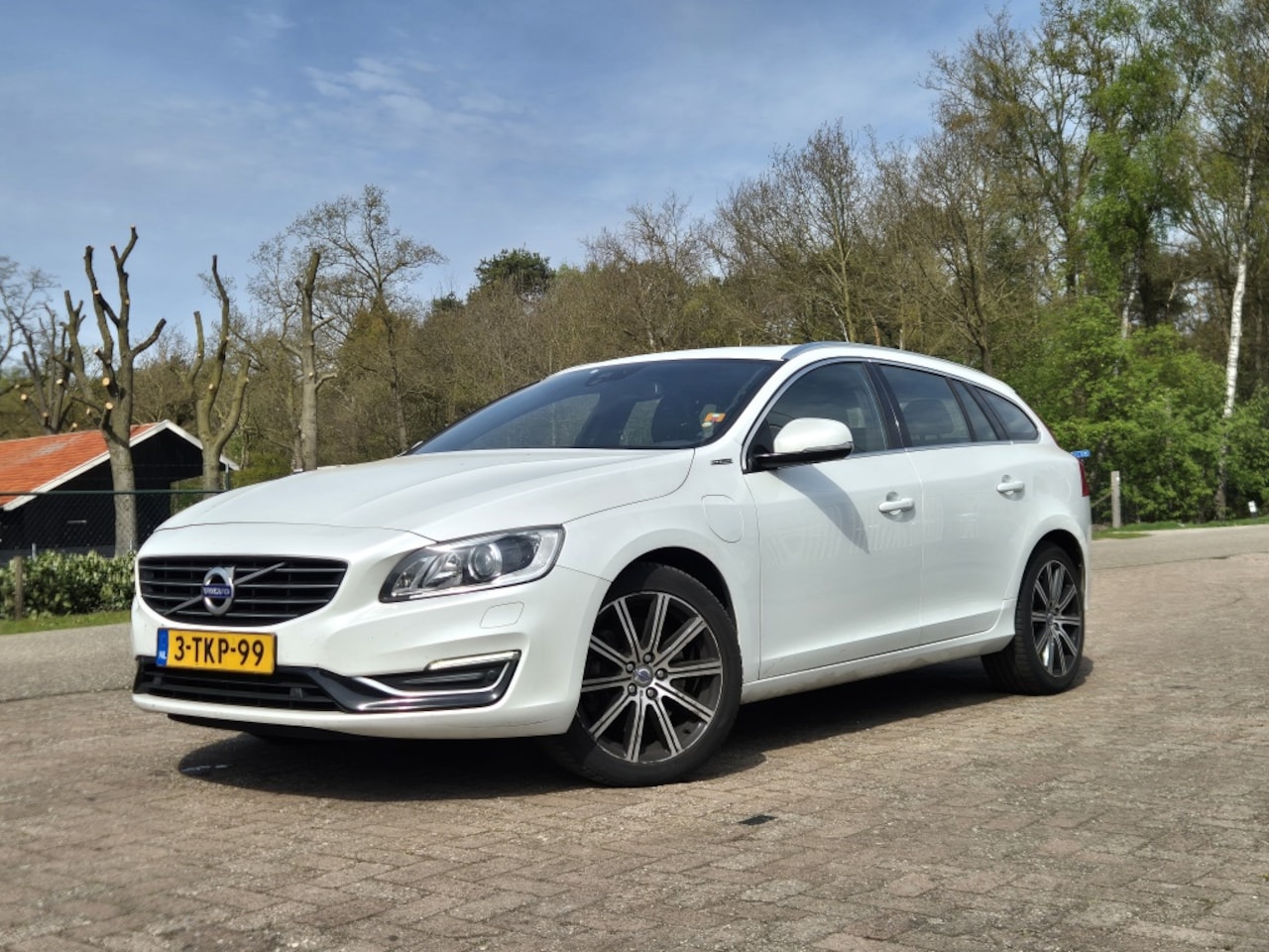 Volvo V60 - 2.4 D6 AWD Pl.i Sum. - AutoWereld.nl