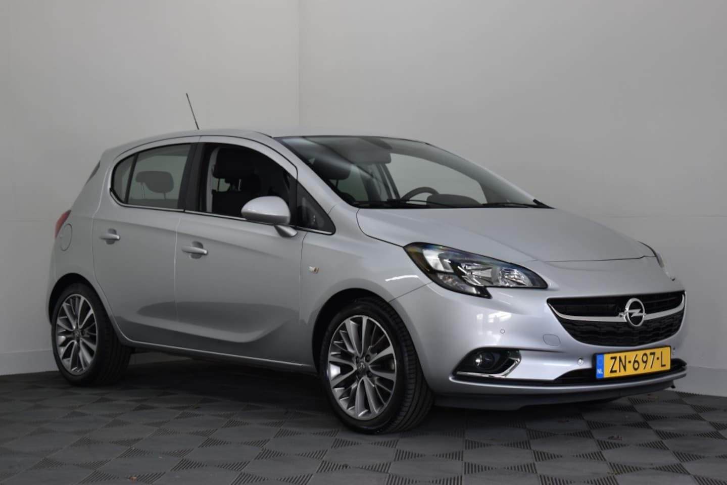 Opel Corsa-e - 1.0 TURBO 90PK COSMO - AutoWereld.nl
