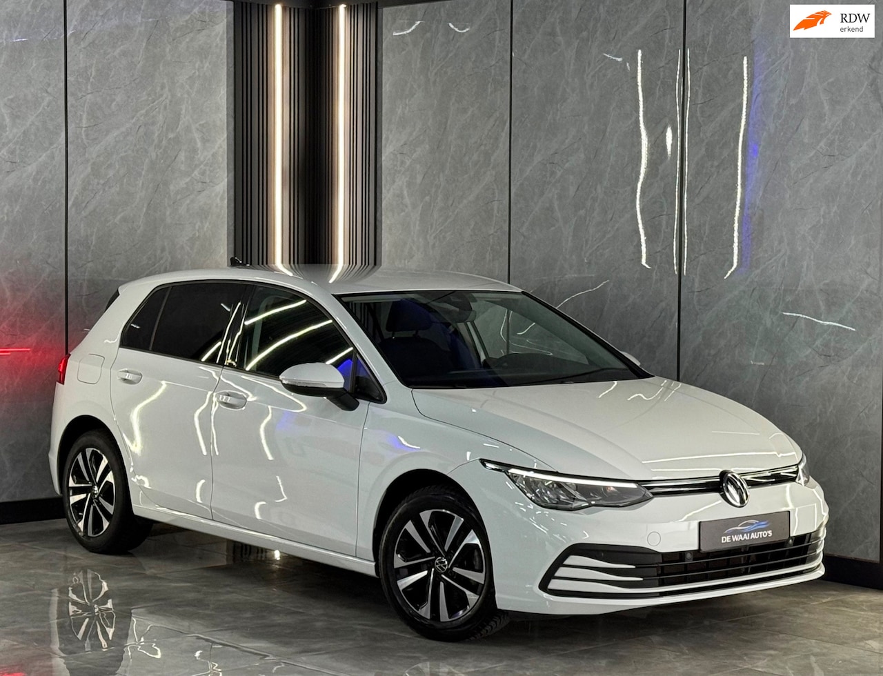 Volkswagen Golf - 1.0 TSI United Stoelverwarming | Stuurverwarming | CarPlay | Sfeer | LED | 1e Eigenaar | L - AutoWereld.nl