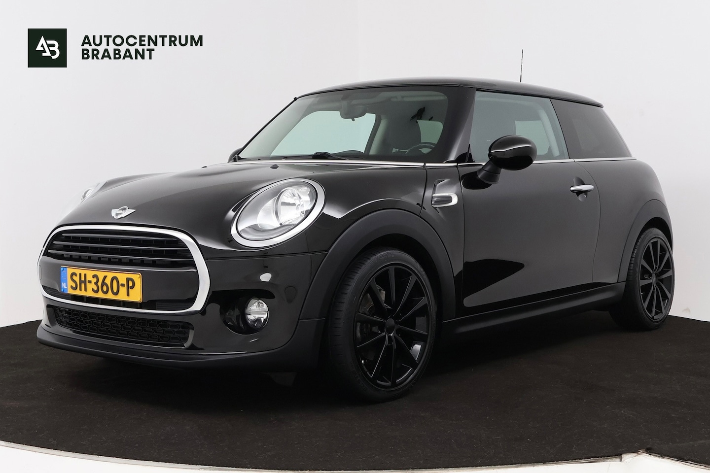 MINI Cooper - Mini 1.5 Business (NAVIGATIE, CRUISE, PARKEERSENSOREN, STUURBEDIENING) - AutoWereld.nl