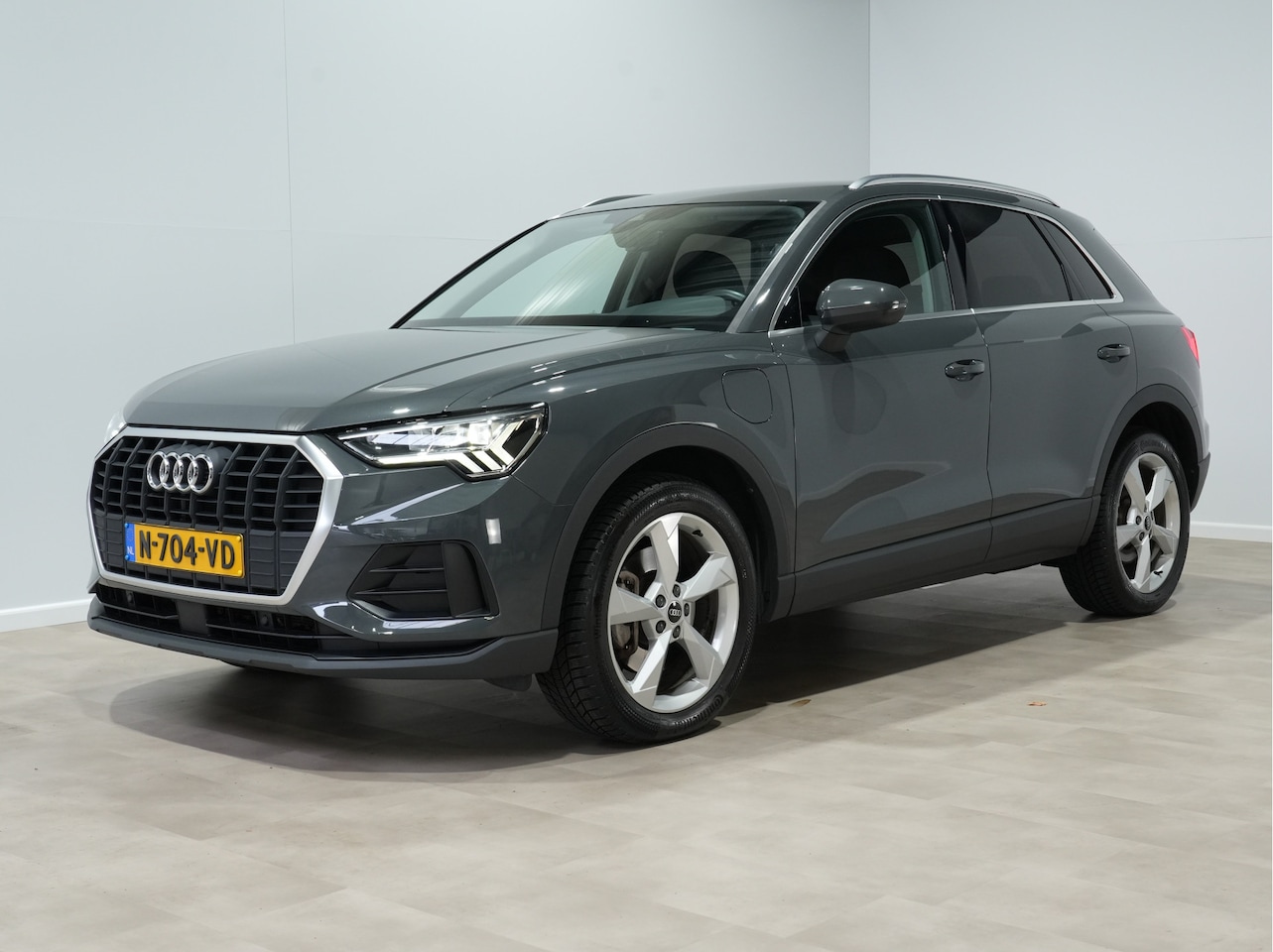 Audi Q3 - 45 TFSIe Business Ed. | Matrix-LED | Navigatie | 19" | App-Connect | ACC 54 - AutoWereld.nl